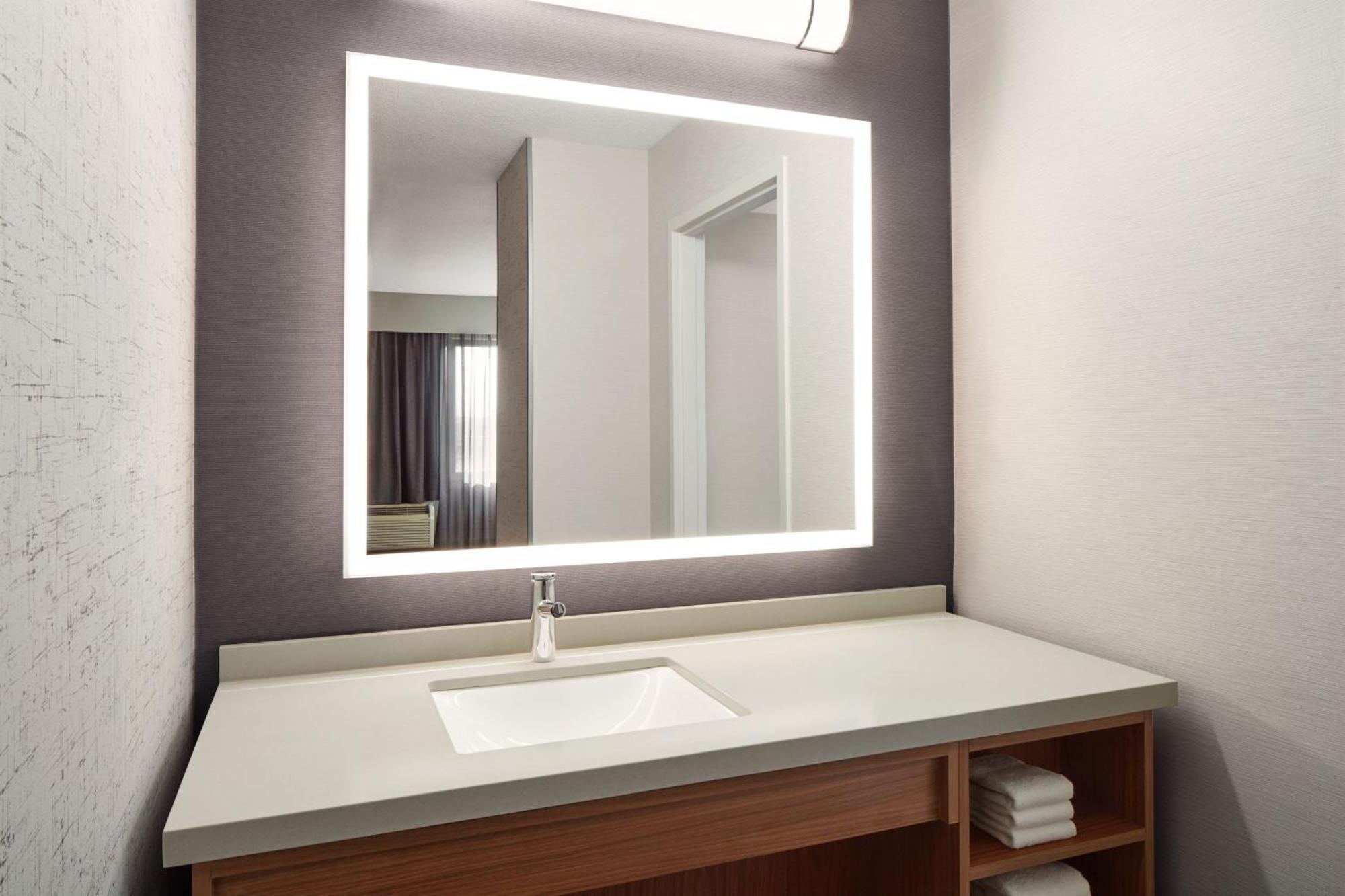 Courtyard By Marriott Mississauga-Airport Corporate Centre West Otel Dış mekan fotoğraf